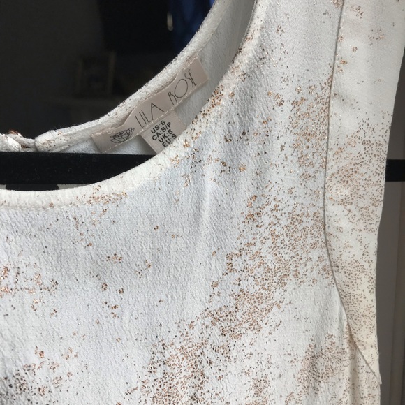 Sleeveless blouse with rose gold metallic pattern - Picture 2 of 4